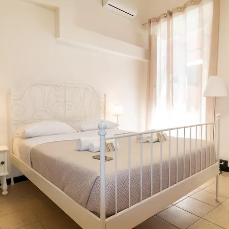 فندق مبيت وإفطار Juighissa Leonora 3*