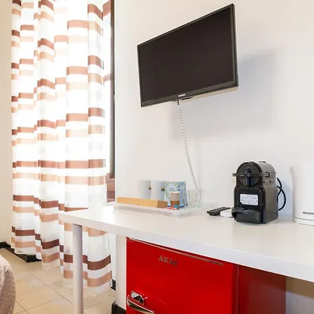 فندق مبيت وإفطار Juighissa Leonora 3*