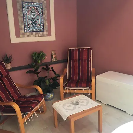 Juighissa Leonora Bed & Breakfast *