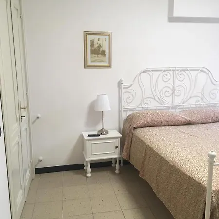 Juighissa Leonora Bed & Breakfast