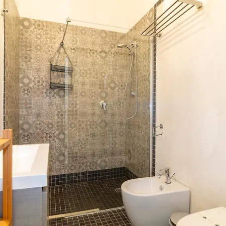Juighissa Leonora Bed & Breakfast *