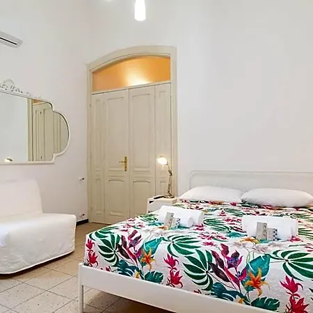 Juighissa Leonora Bed & Breakfast 3*