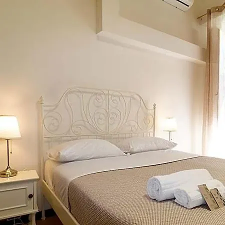 Juighissa Leonora Bed & Breakfast 3*