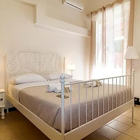 Juighissa Leonora Bed & Breakfast 3*