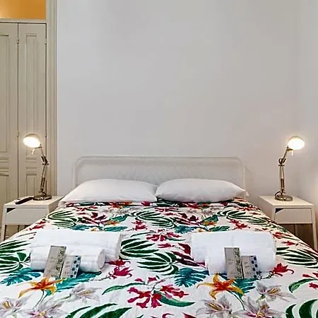 Juighissa Leonora Bed & Breakfast 3*